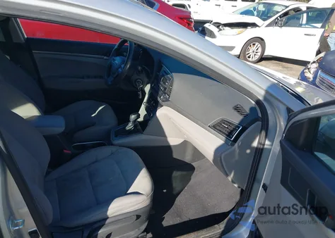 2017 Hyundai Elantra Se z USA, uszkodzony, nr VIN 5NPD74LF5HH174374